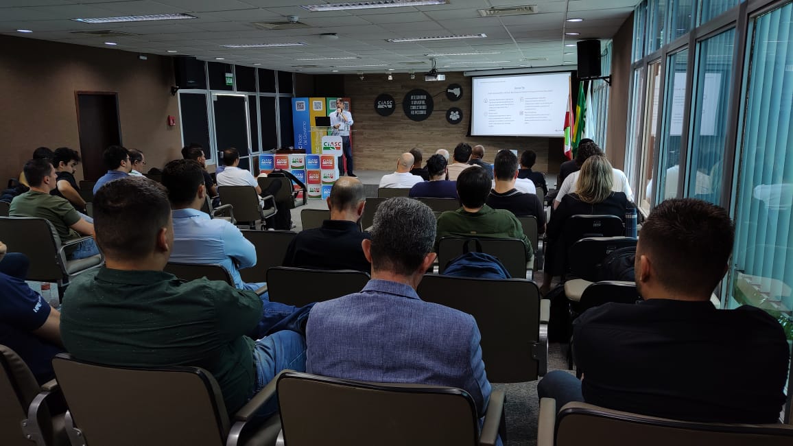 Técnicos discutiram a importância da inovação e colaboração entre os órgãos estaduais para a transformação digital do setor público.