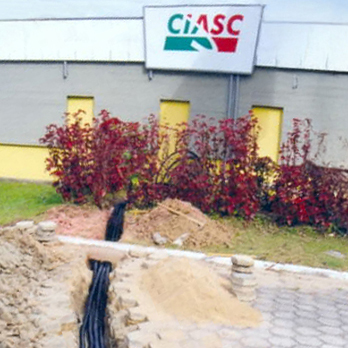 9 Cabos de fibra ótica saindo do CIASC